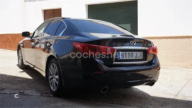 Usado Infiniti Q50 170 CV (125 kW) 2015 Negro Berlina