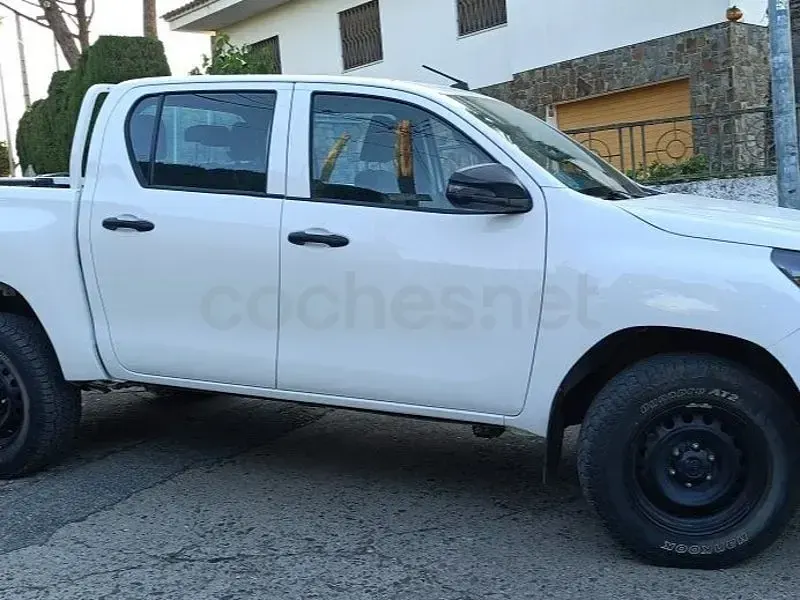Usado Toyota HiLux 150 CV (110 kW) 2021 Blanco Pickup/Camioneta