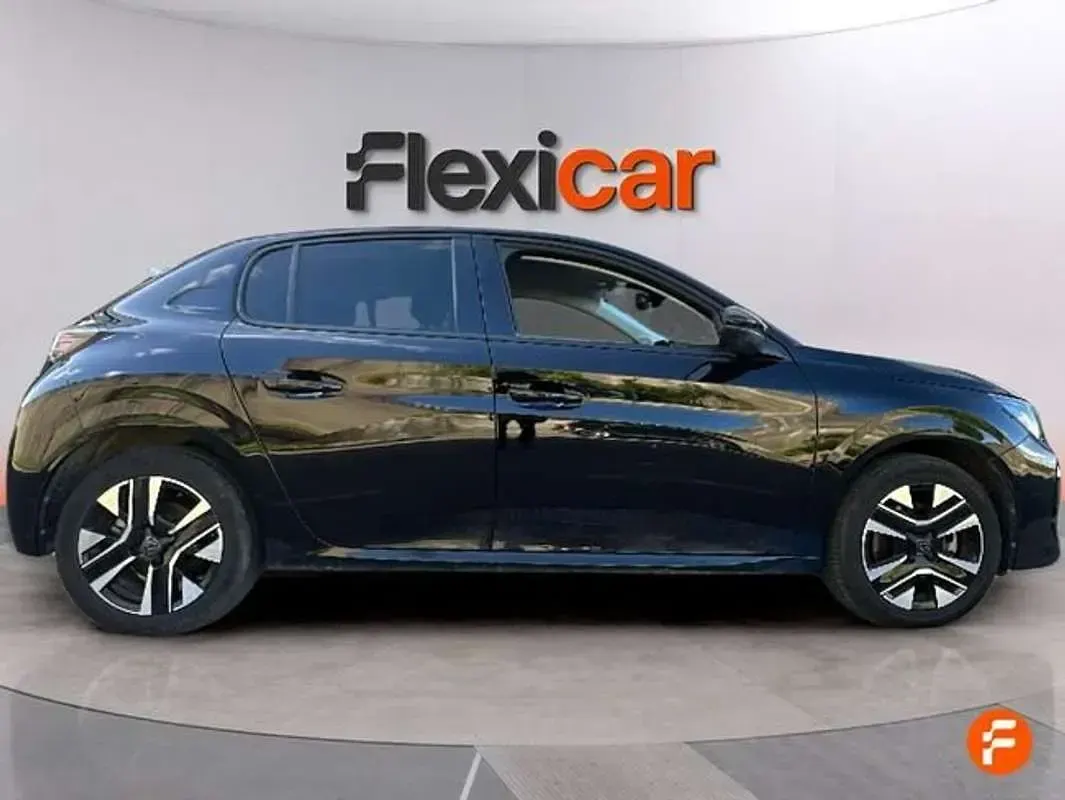 Usado Peugeot 208 Allure 101 CV (74 kW) 2025 Negro Utilitario