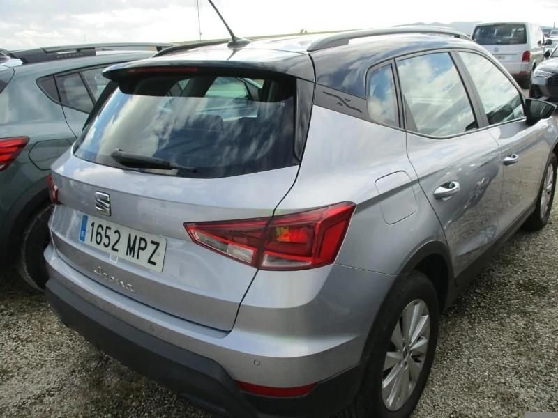 Usado Seat Arona Style 115 CV (84 kW) 2024 Gris/plata SUV