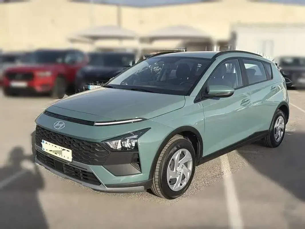 Usado Hyundai Bayon 101 CV (74 kW) 2024 Gris SUV