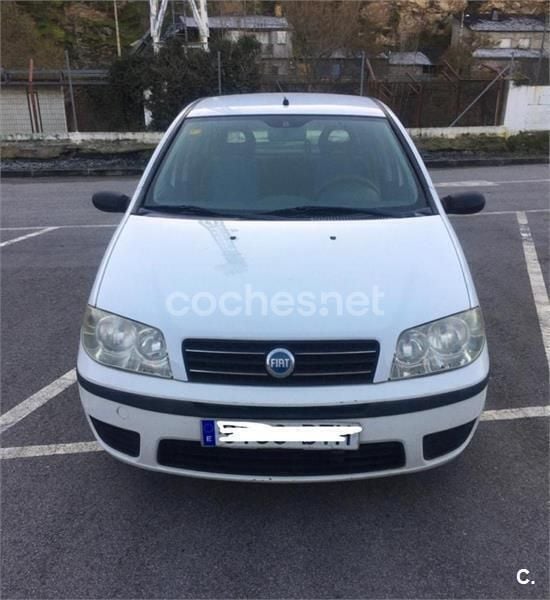 Usado Fiat Punto Dynamic 70 CV (51 kW) 2005 Blanco Utilitario