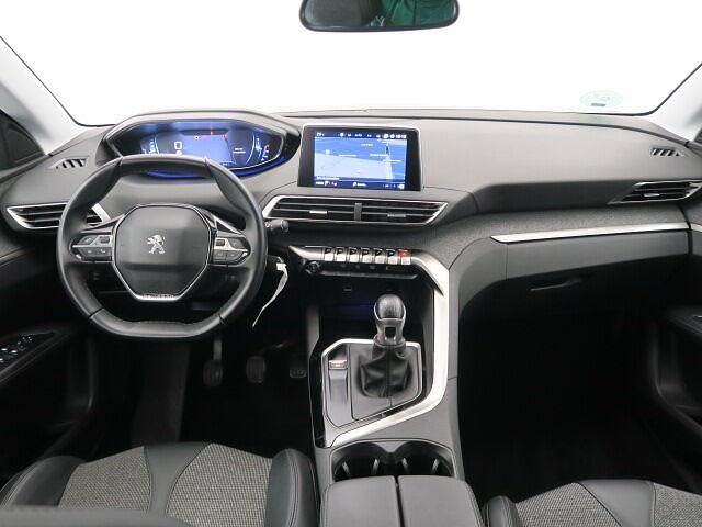 Usado Peugeot 3008 Allure 131 CV (96 kW) 2019 Gris amazonite SUV