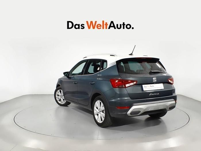 Usado Seat Arona Xperience 110 CV (80 kW) 2022 Verde SUV