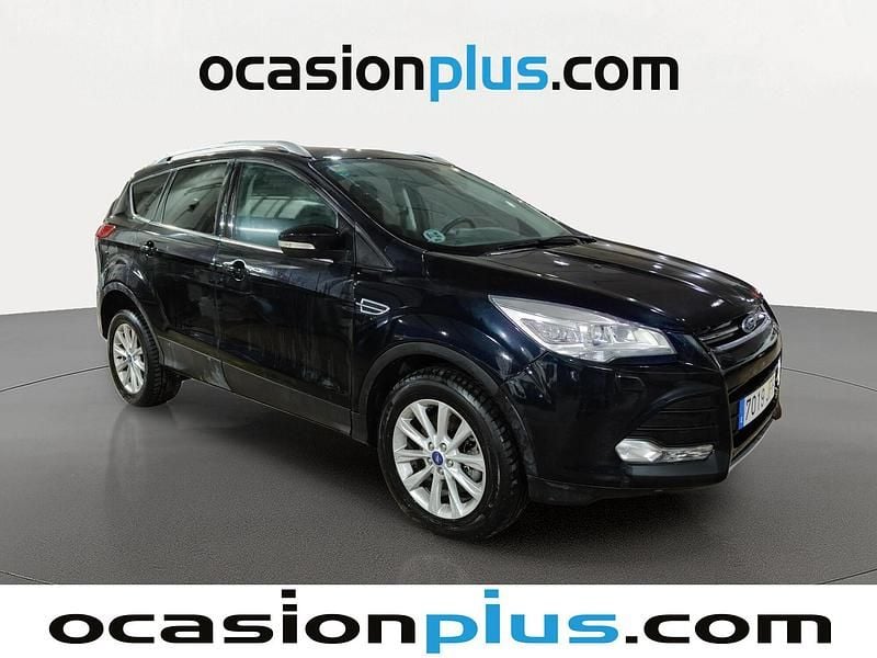 Usado Ford Kuga Titanium 120 HP (88 kW) 2015 Preto SUV