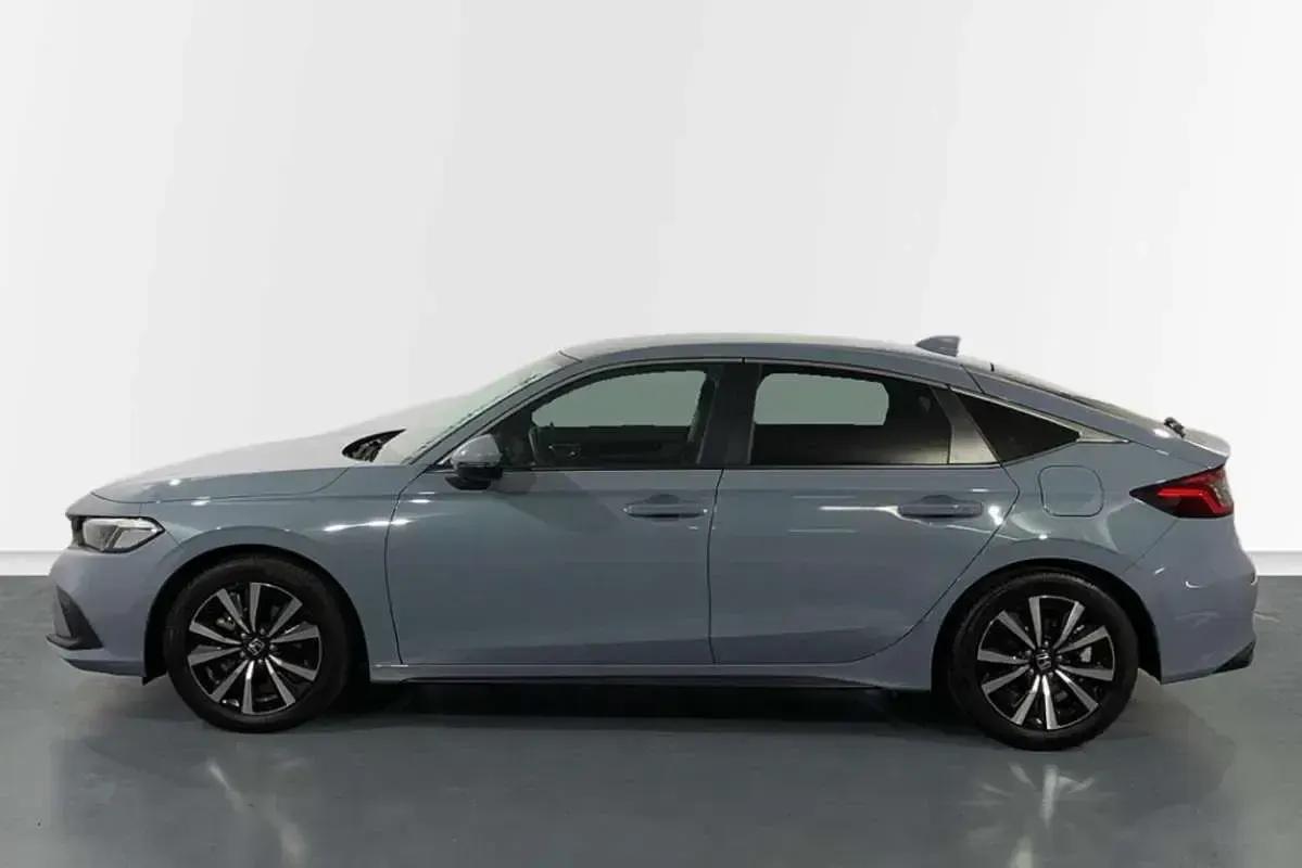 Usado Honda Civic Elegance 184 CV (135 kW) 2025 Gris Utilitario