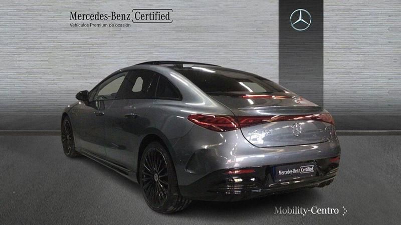 Usado Mercedes EQE350 AMG line 214 kW (292 CV) 2024 Selenitgrey  metallic paint Berlina