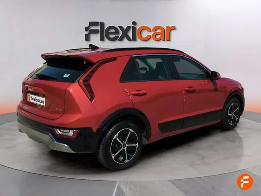 Usado Kia Niro 141 CV (103 kW) 2022 Rojo SUV