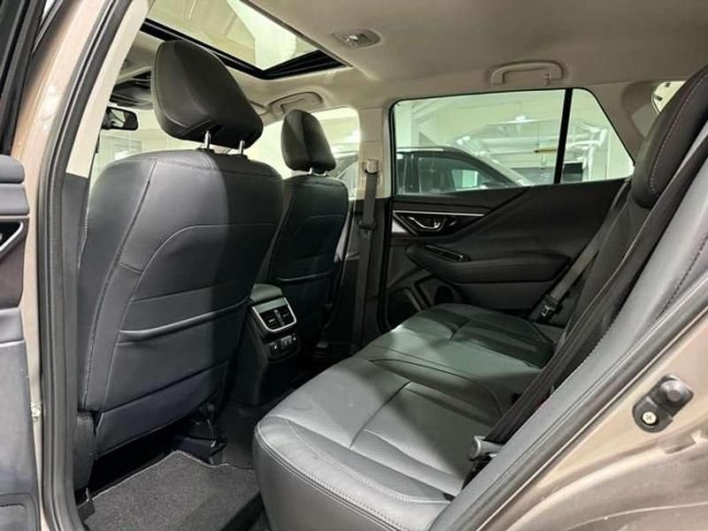 Usado Subaru Outback 170 CV (125 kW) 2021 Marrón Familiar