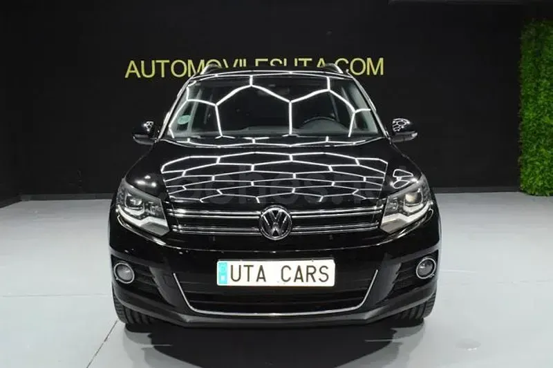 Usado VW Tiguan R-line 210 CV (154 kW) 2014 Negro SUV