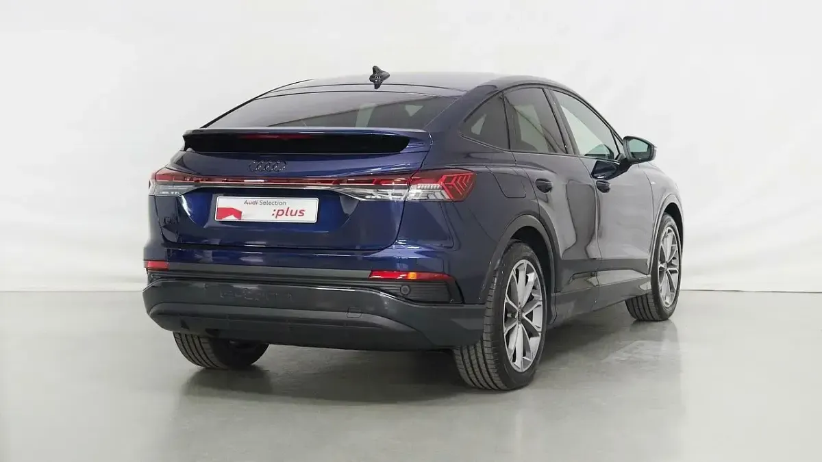 Usado Audi Q4 e-tron S-Line 150 kW (204 CV) 2023 Azul SUV