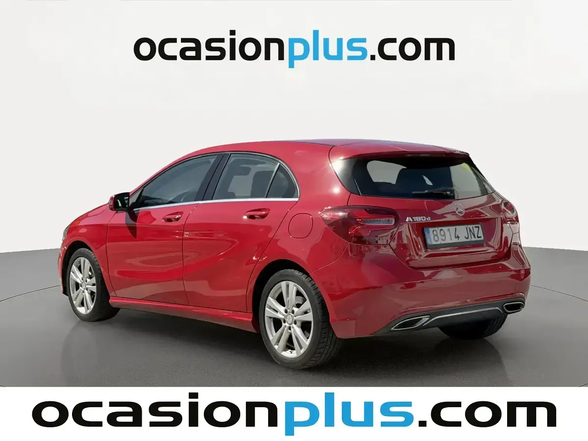 Usado Mercedes A180 Style 109 CV (80 kW) 2016 Rojo