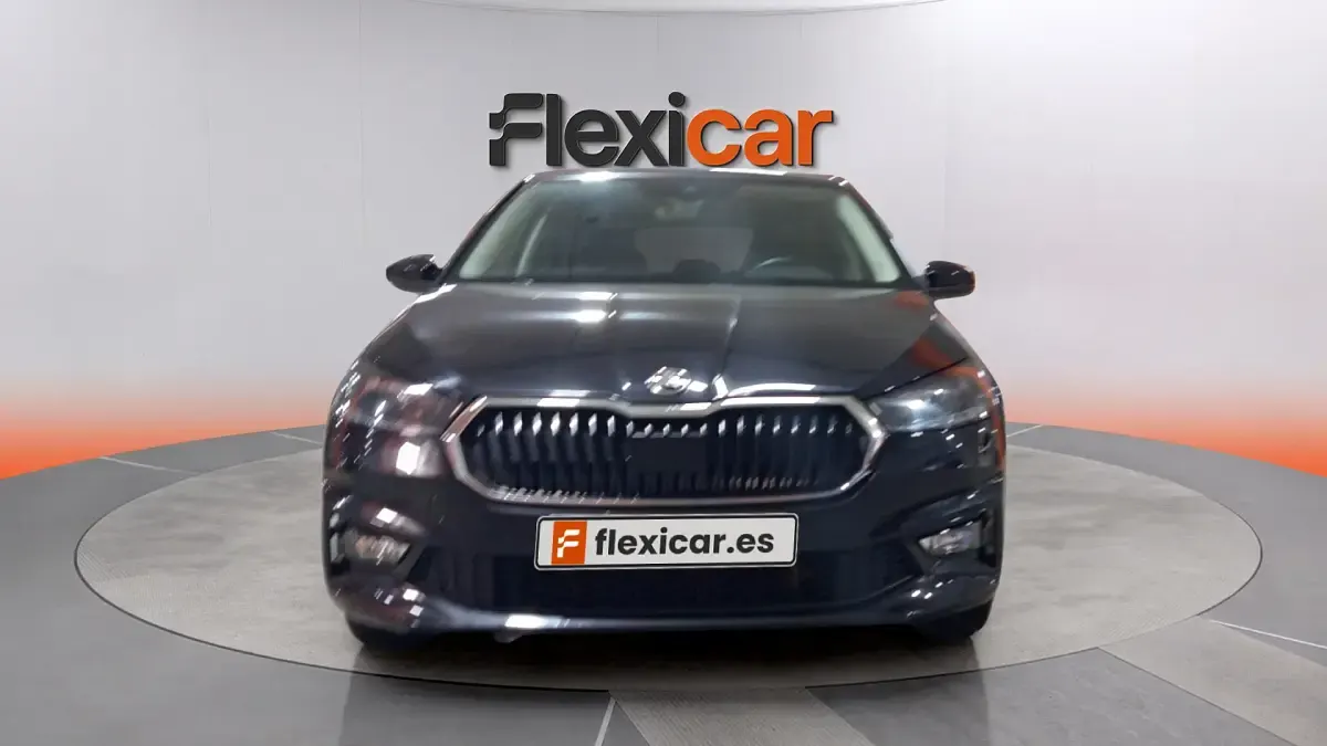 Usado Skoda Fabia Selection 95 CV (69 kW) 2025 Negro Utilitario