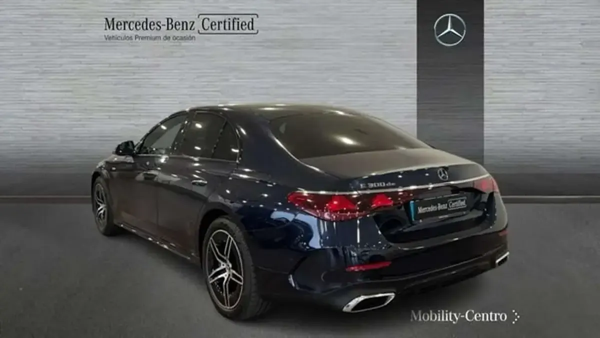 Usado Mercedes E300 313 CV (230 kW) 2025 Azul Berlina
