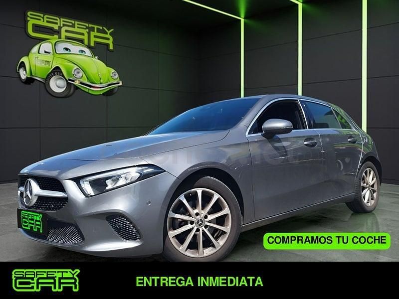 Usado Mercedes A180 116 HP (85 kW) 2018 Cinzento Sedan