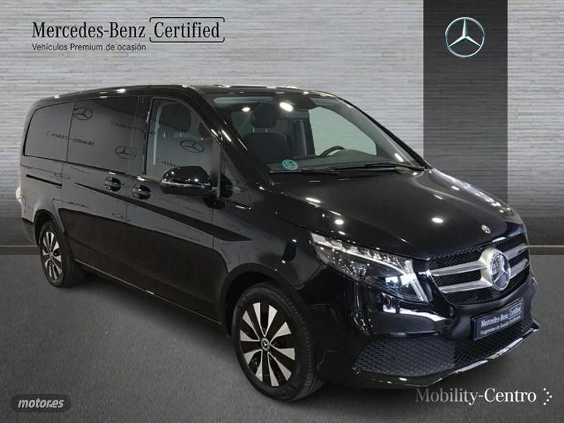 Usado Mercedes V250 2023 Negro Monovolumen