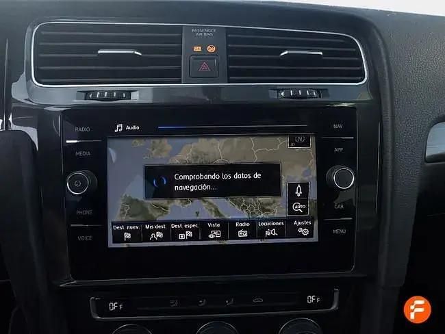 Usado VW Golf VII Advance 150 HP (110 kW) 2019 Branco Sedan