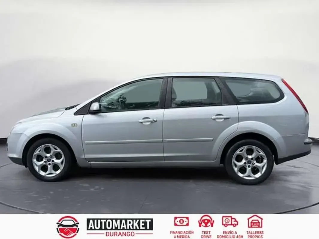 Usado Ford Focus Trend 101 CV (74 kW) 2007 Gris Familiar