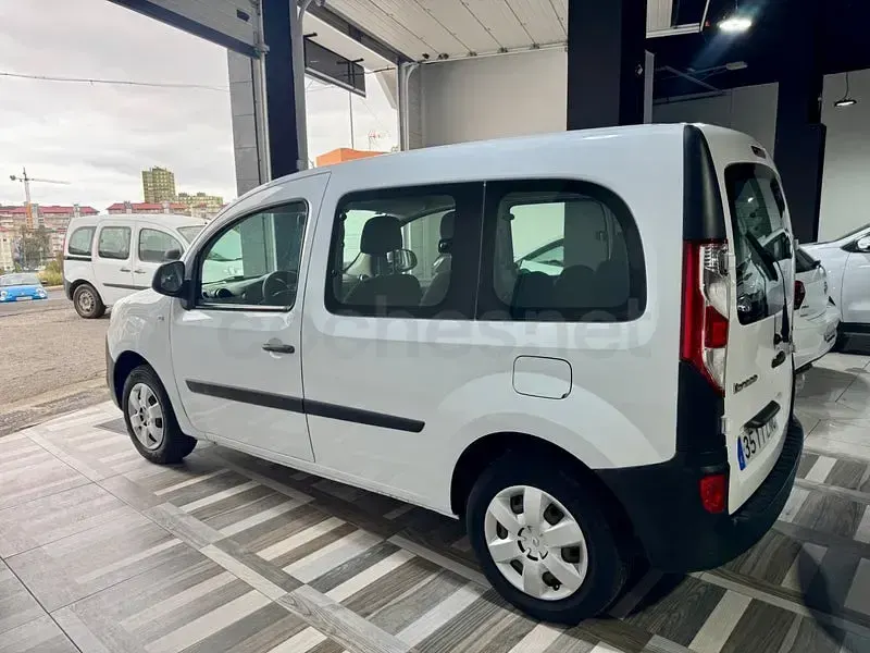 Usado Renault Kangoo Edition One 95 CV (69 kW) 2021 Blanco Monovolumen