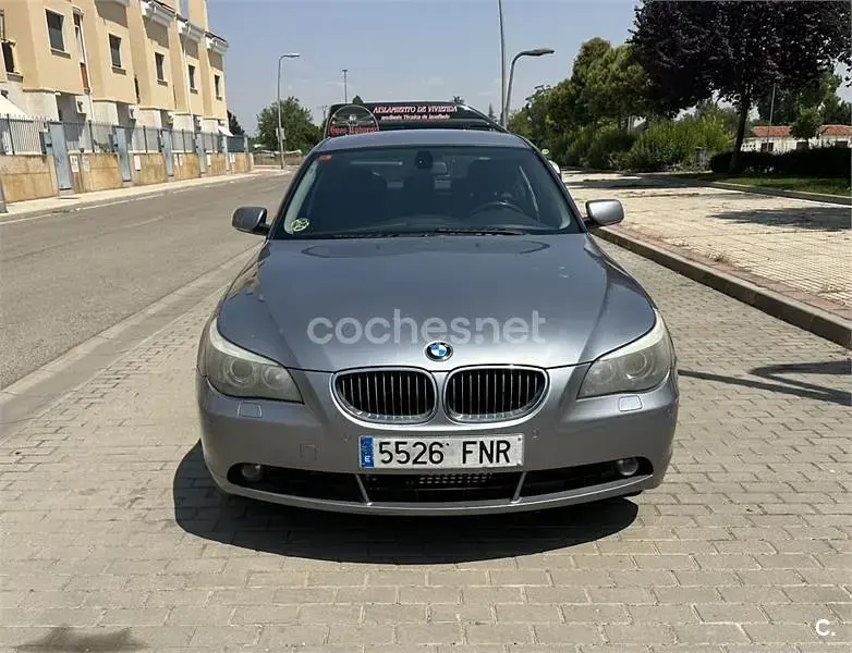 Usado BMW 525 177 CV (130 kW) 2007 Gris / plata Berlina