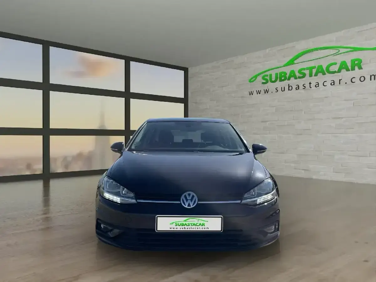 Usado VW Golf VII 116 CV (85 kW) 2019 Negro Utilitario