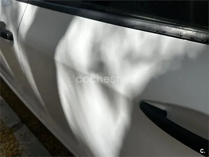 Usado Peugeot 208 Style 75 CV (55 kW) 2016 Blanco Utilitario