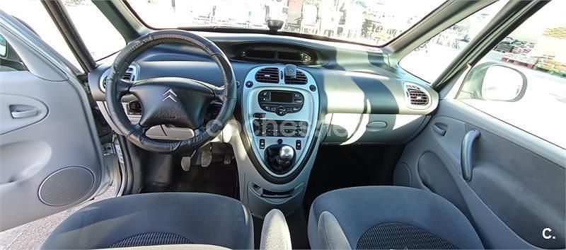 Usado Citroën Xsara Picasso Exclusive 92 CV (67 kW) 2010 Gris / plata Monovolumen
