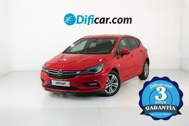 Usado Opel Astra Selective 110 CV (80 kW) 2019 Rojo Berlina