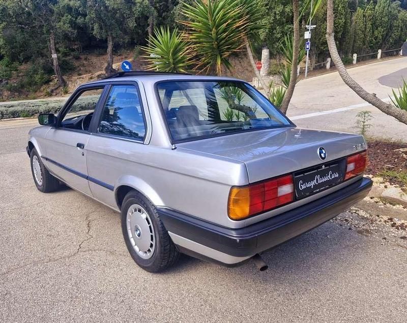 Usado BMW 316 102 CV (75 kW) 1990 Gris Berlina