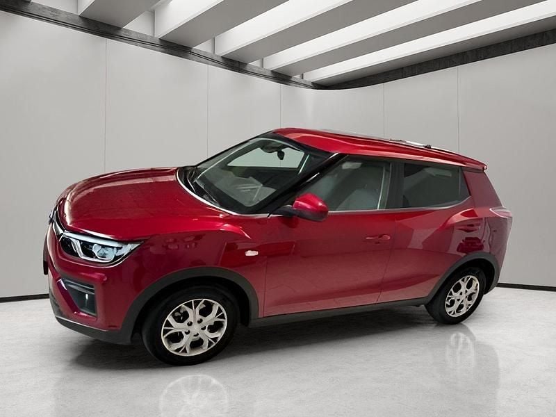 Usado Ssangyong (KGM) Tivoli 128 CV (94 kW) 2021 Rojo SUV