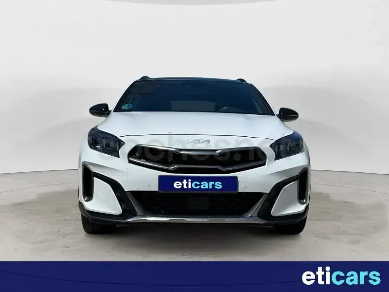 Usado Kia XCeed GT-Line 136 CV (100 kW) 2023 Blanco SUV