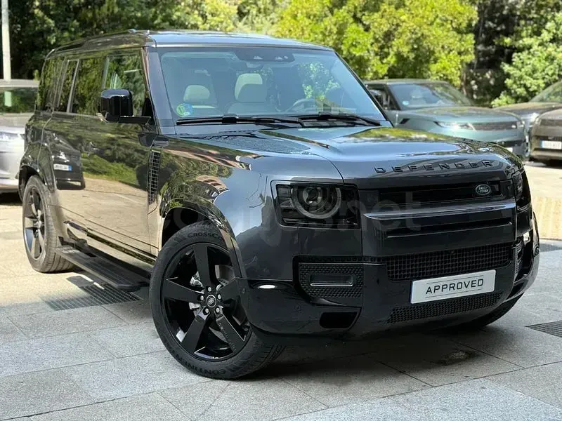 Usado Land Rover Defender SE 249 CV (183 kW) 2025 Negro SUV
