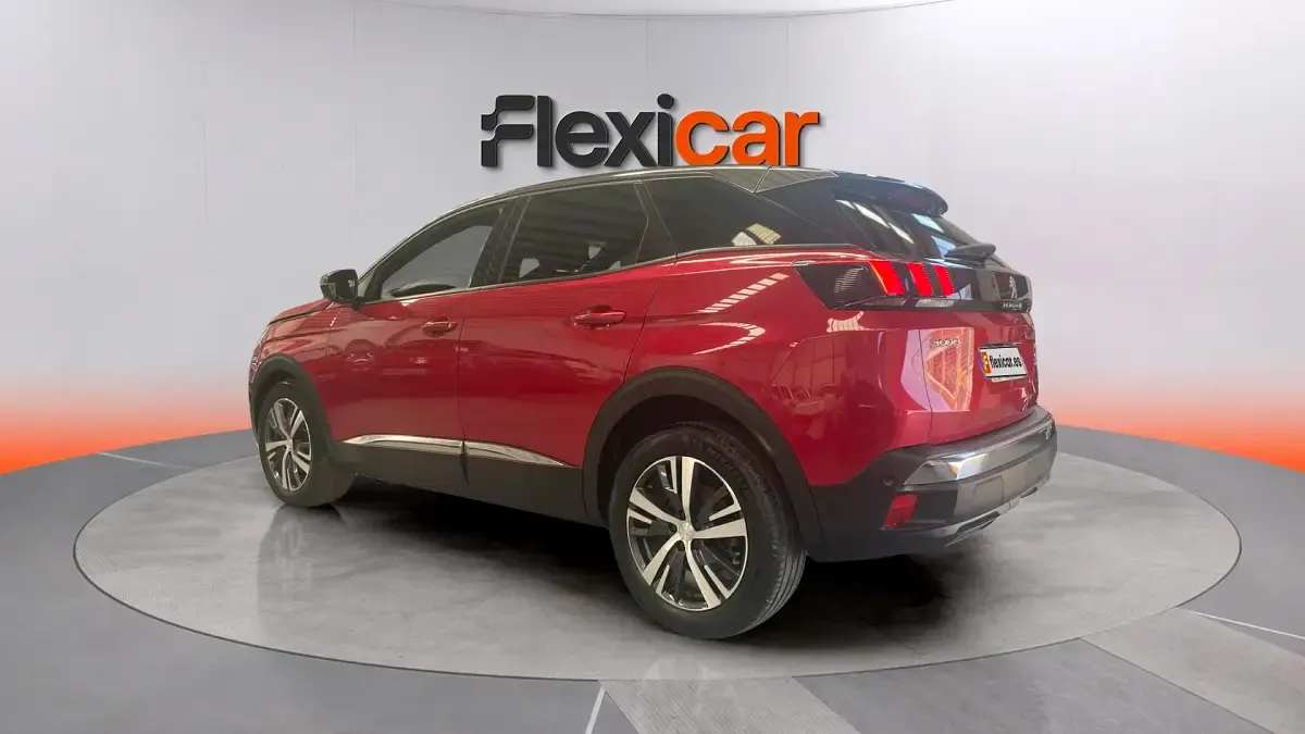 Usado Peugeot 3008 Allure 131 CV (96 kW) 2023 Granate SUV