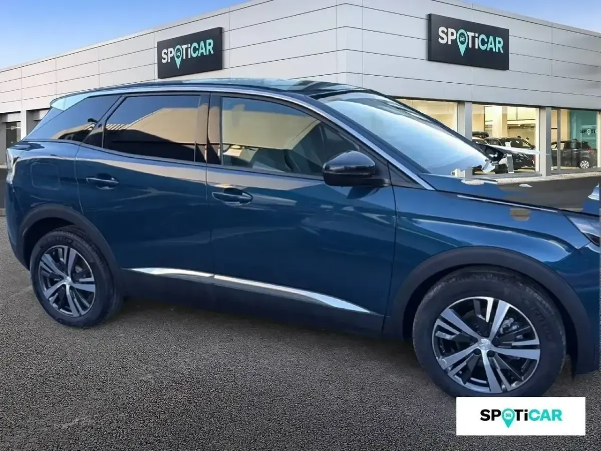 Usado Peugeot 3008 Allure 130 CV (95 kW) 2024 Azul SUV