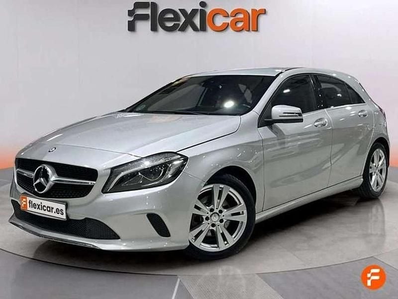 Usado Mercedes A200 136 CV (100 kW) 2018 Gris Utilitario