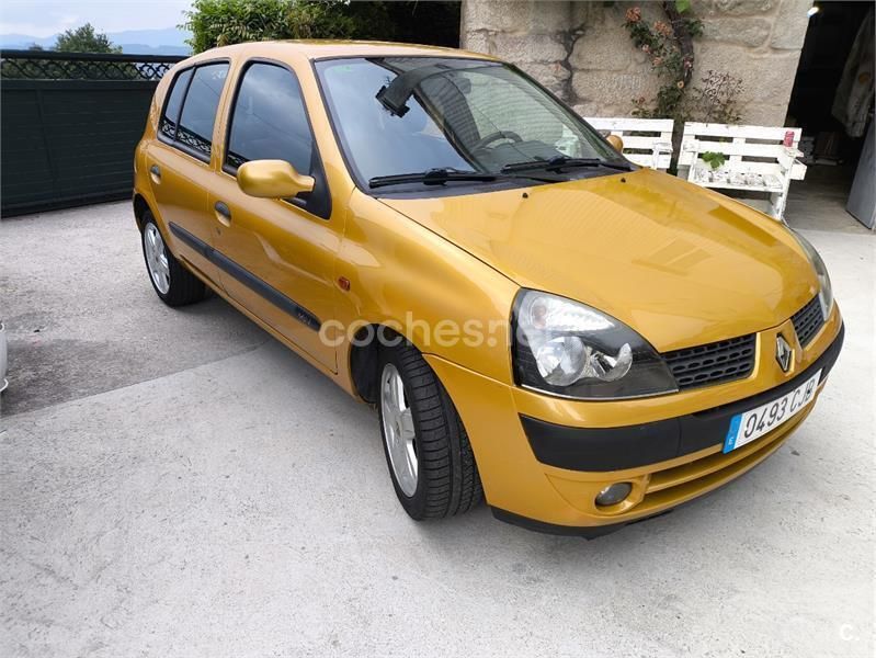 Naranja Usado 2003 Renault Clio II Extreme Berlina | 3000 € (Precio justo) - Imagen 1/4