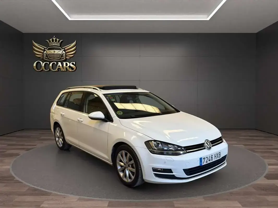 Usado VW Golf VII Sportline 110 CV (80 kW) 2015 Blanco Familiar