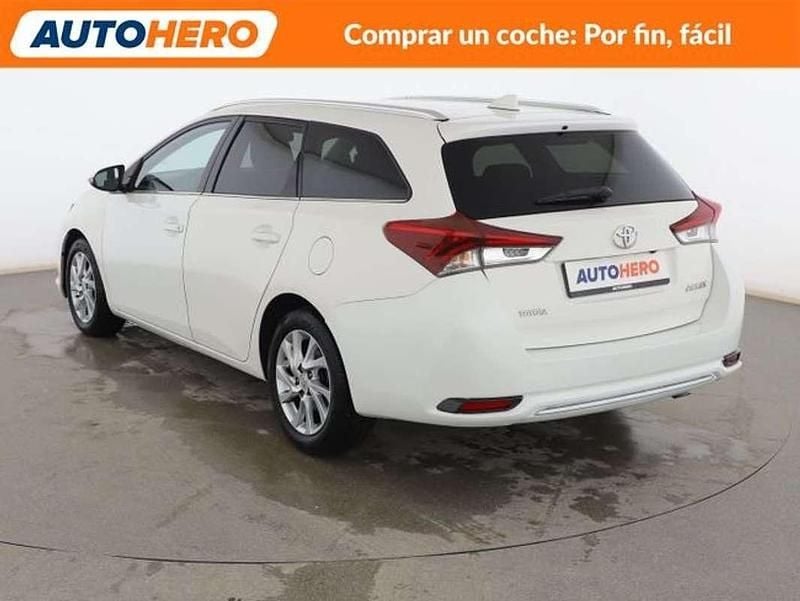 Usado Toyota Auris Active 110 CV (80 kW) 2016 Blanco Familiar