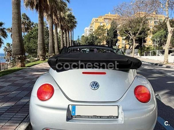 Begagnad VW New Beetle 102 HK (75 kW) 2006 Grå Halvkombi