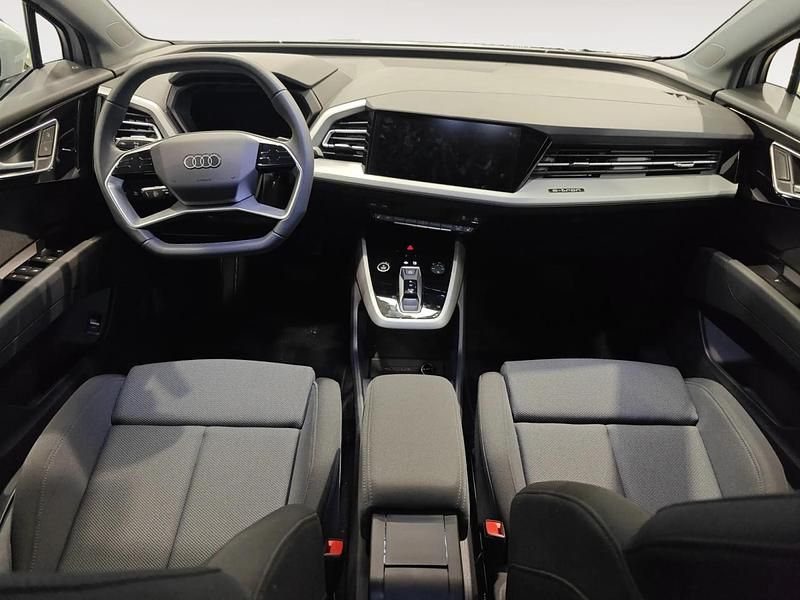 Usado Audi Q4 Sportback e-tron 209 kW (285 CV) 2025 Gris/plata SUV
