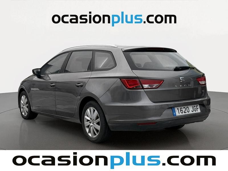 Usado Seat Leon ST Style 105 CV (77 kW) 2015 Gris Familiar