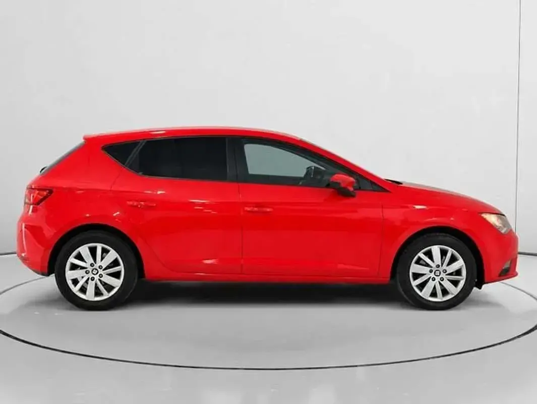 Usado Seat Leon Reference 105 CV (77 kW) 2014 Rojo Utilitario