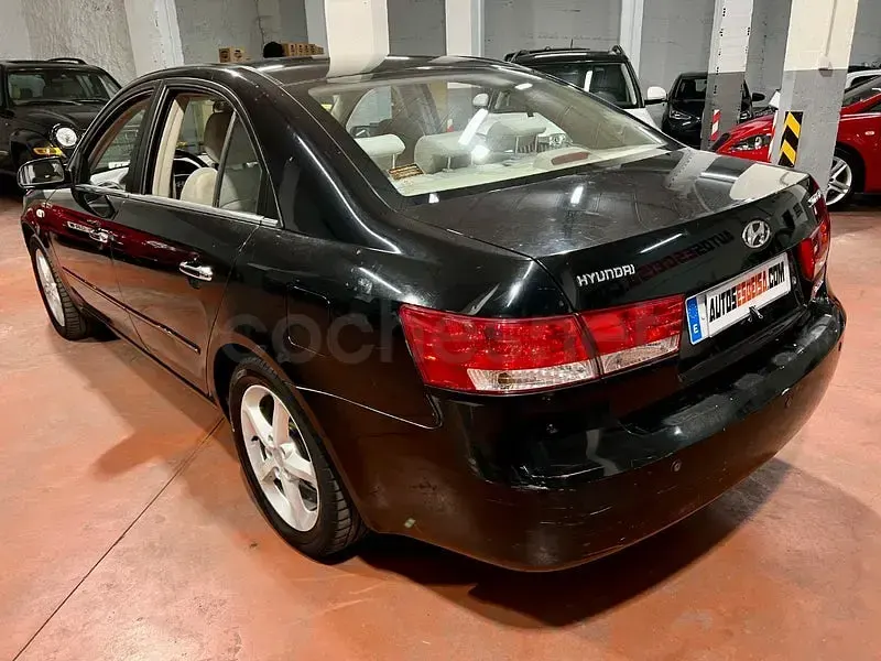 Usado Hyundai Sonata Style 140 CV (102 kW) 2008 Negro Berlina