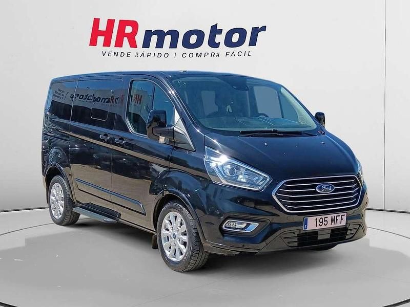Negro Usado 2023 Ford Tourneo Familiar | 31.290 € (Precio justo) - Imagen 1/4