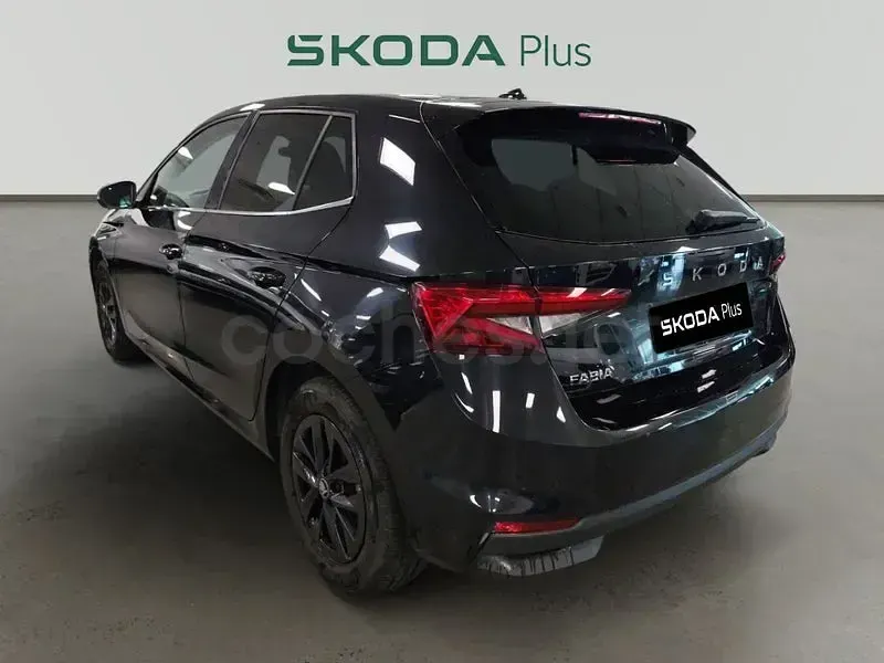 Usado Skoda Fabia Selection 115 CV (84 kW) 2025 Negro Utilitario