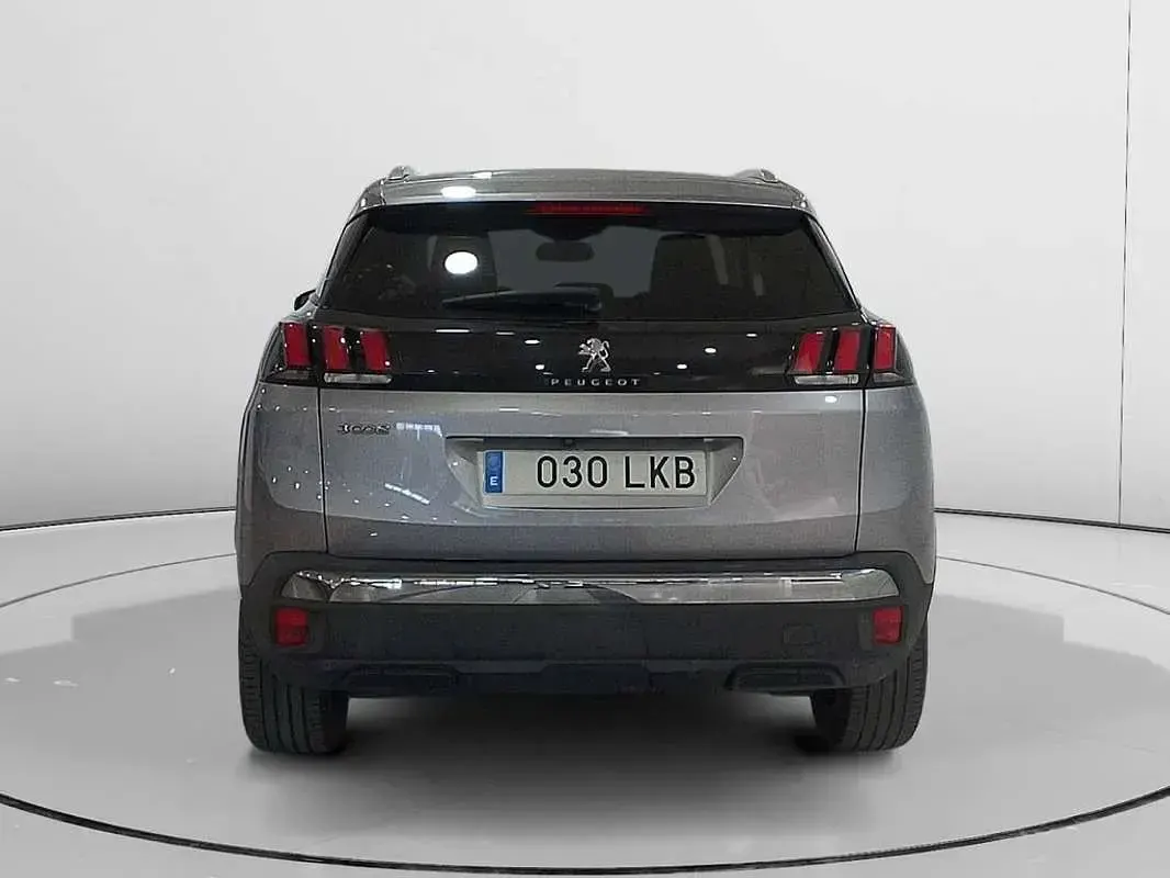 Usado Peugeot 3008 Allure 131 CV (96 kW) 2020 Gris SUV