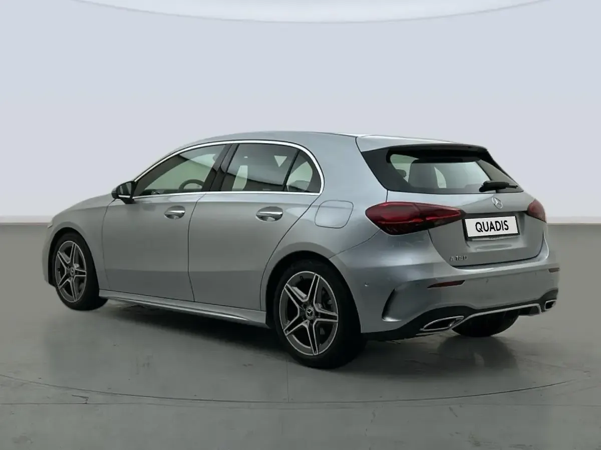 Usado Mercedes A180 136 CV (100 kW) 2025 Gris plata