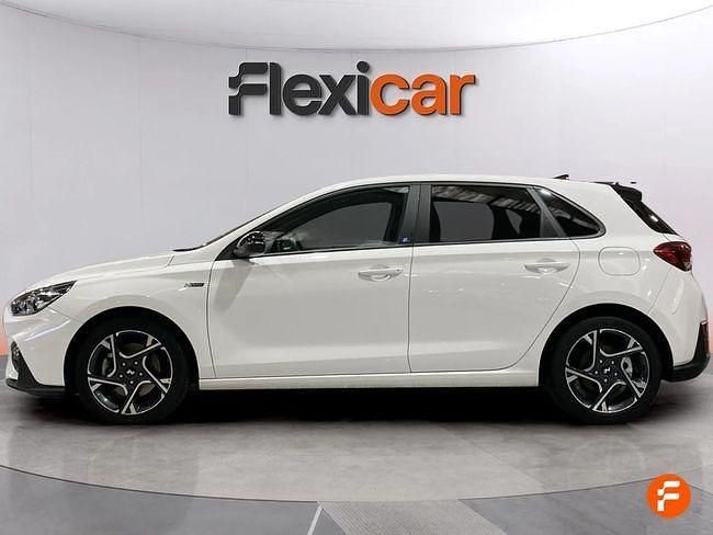 Usado Hyundai i30 N Line 120 CV (88 kW) 2022 Blanco Berlina