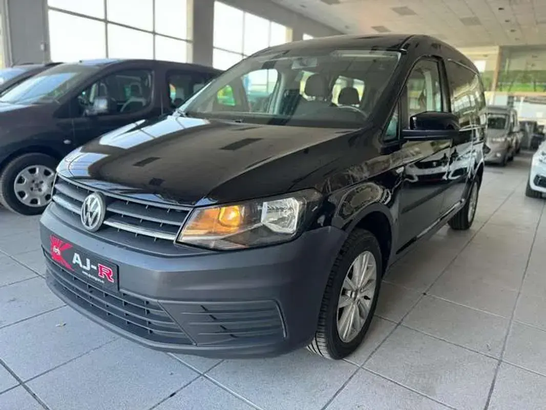 Usado VW Caddy 102 CV (75 kW) 2018 Negro Monovolumen