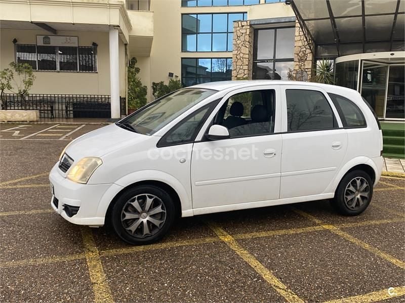 Usado Opel Meriva 100 CV (73 kW) 2009 Blanco Monovolumen